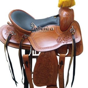 Western Leather Horse Saddle: Round Skirt, Trail Pleasure Saddle Set