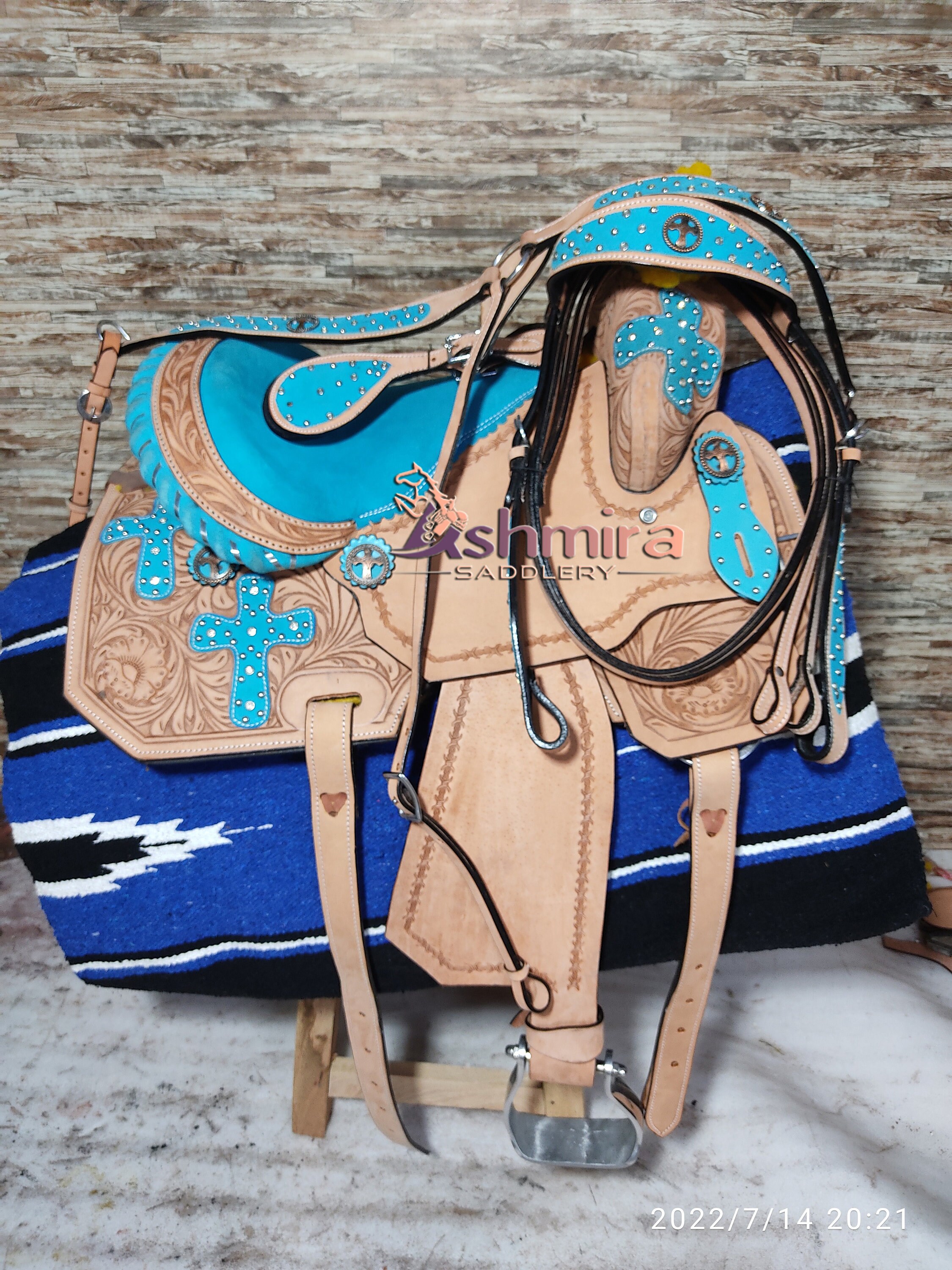 Selle Western En Cuir Brut – Faite Main – Taille 10 à 18 Pouces – Avec Supports