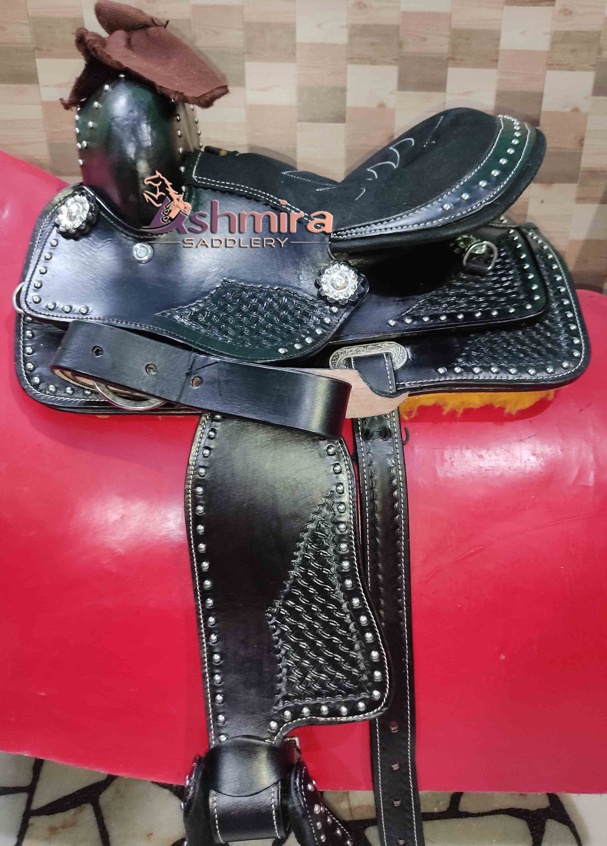 Selle Western Barrel Racing En Cuir Sculpté Main - Taille 15" (Neuve)