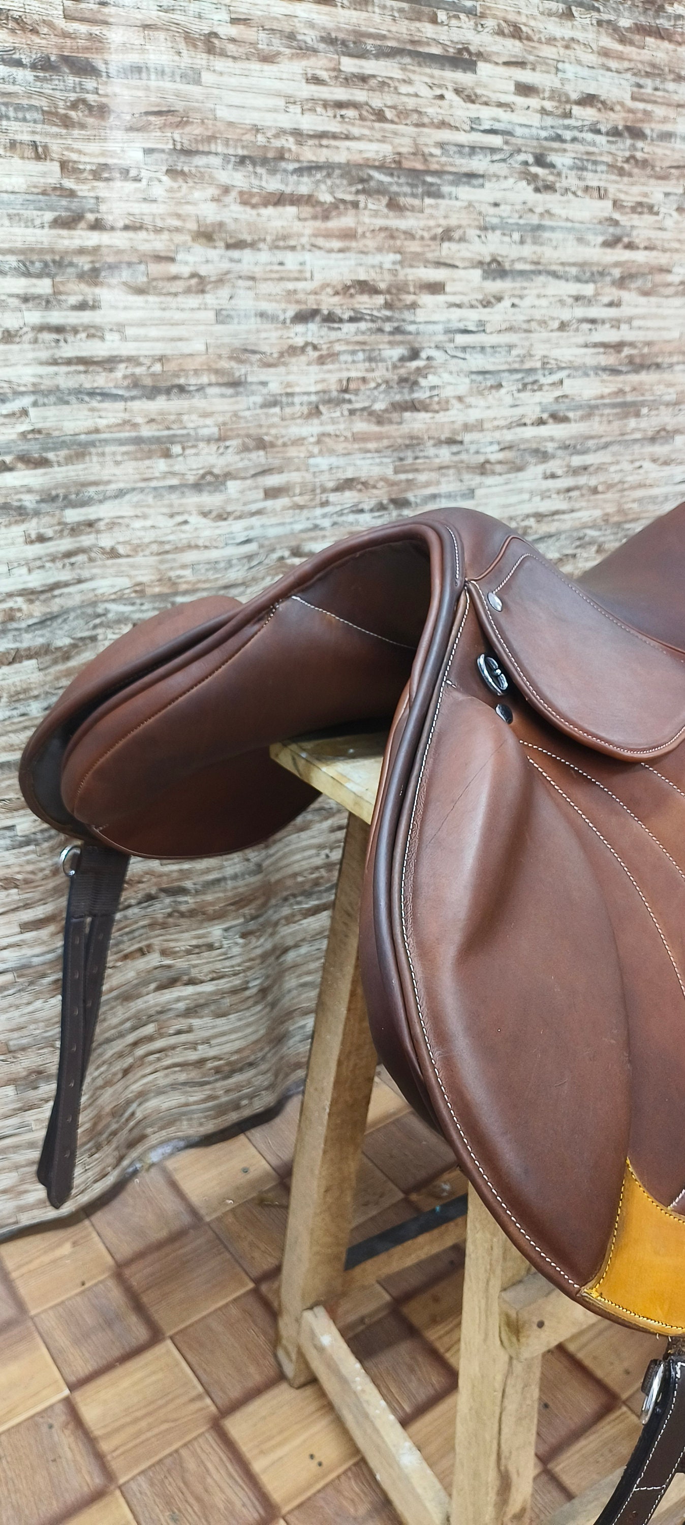 Selle Polyvalente Anglaise ASHMIRA - Cuir - Saut & Plat - Neuf