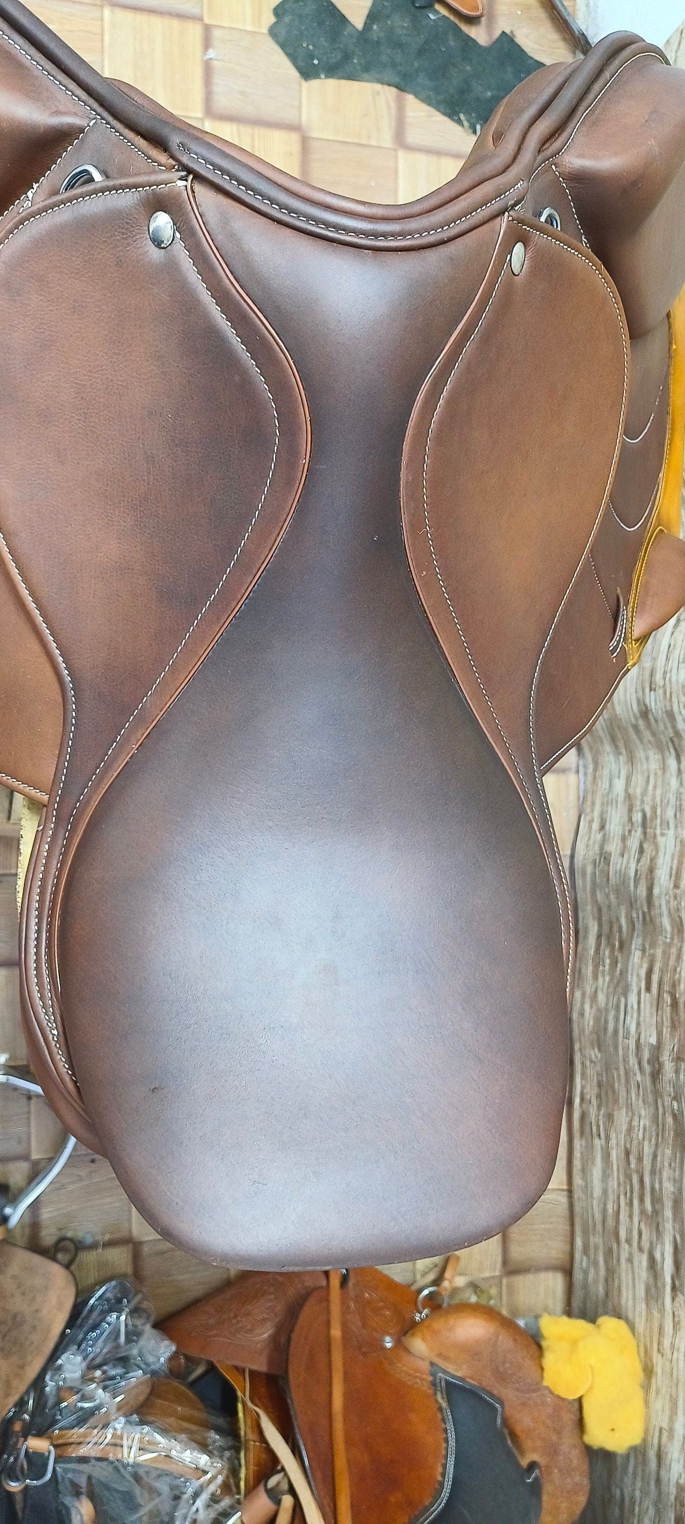 Achetez cuir cheval selle contact étroit pour une conduite