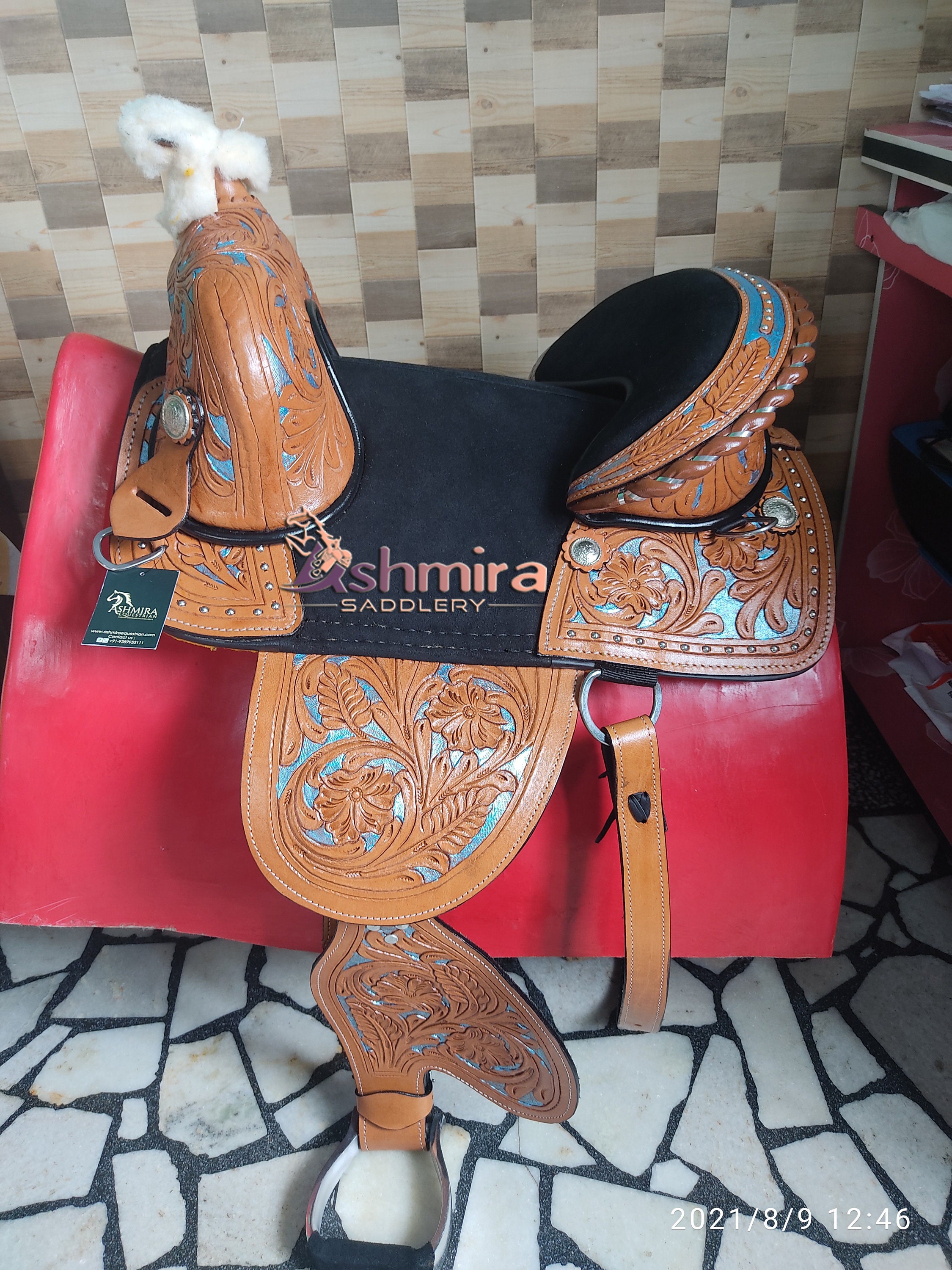 Treeless Horse Saddle Western Pleasure Trail Barrel Racing Premium Leather 14 to 18 Inch Seat Free Shipping