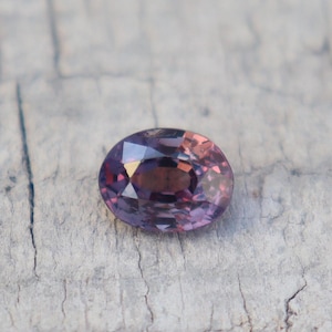 Natürlicher rosa Saphir | Ovalschliff 7x5.40 x 4 mm | 1.38Karat | Rosa Saphir Ring