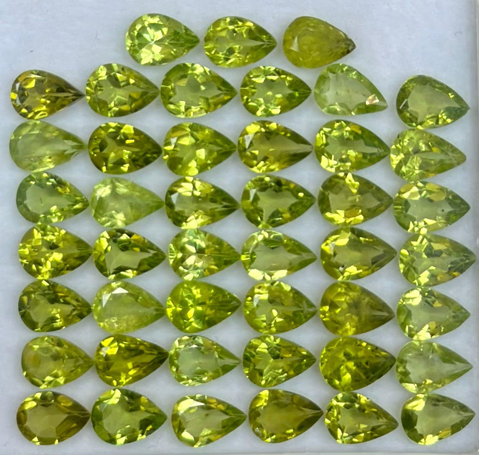 天然ペリドット ペアシェイプ 5 x 7 mm ジュエリー製作用 45個セット