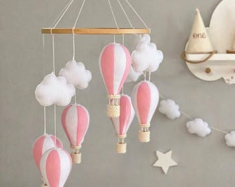 Wisząca filcowa karuzela do łóżeczka dziecięcego z balonem na ogrzane powietrze, dekoracja pokoju dziewczynki, spersonalizowany prezent dla dziecka, prezent na baby shower