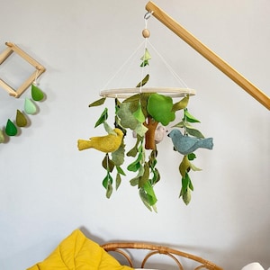 Leaf Baby Mobile – Felt Nursery Decor, Nature Inspired Crib Mobile, Gender Neutral Baby Gift, Soft Felt Mobile, Leaf Nursery