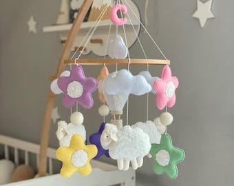 Móvil para cuna de bebé, móvil infantil con ovejas, flores y globo aerostático colgante de fieltro.