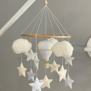 Hot Air Balloon White Baby Mobile, Crib Baby Mobile, Felt Mobiles, Neutral Baby, Nursery Mobile, Hot Air Balloon Nursery, travel baby mobile
