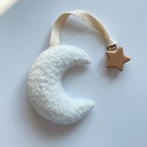 Bouclé Hanging Toy for Pram or Car Seat – Moon Baby Stroller Toy with Rattle – Soft Crescent Moon Clip Toy – Sensory Toy for Newborn Gift