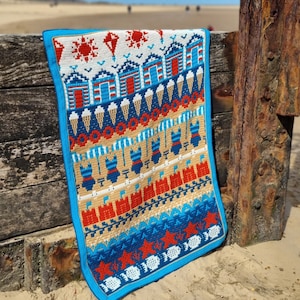 Beside The Seaside - overlay mosaic crochet pattern