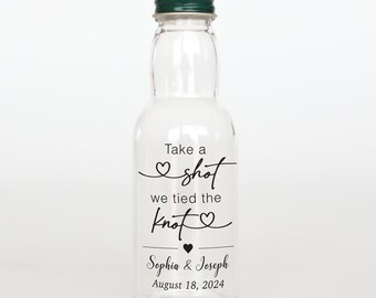 Schnapsflasche mit Etikett, einzigartige Schnapsflasche für die Hochzeitsfeier, Plastikflasche, personalisierbares Hochzeitsdesign, Flaschen für die Brautparty, leer, 40 ml