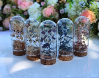 Wedding favors for guests, thank you favors, personalized favors, glass dome favors, bulk favors, cheap favors, real dried flowers