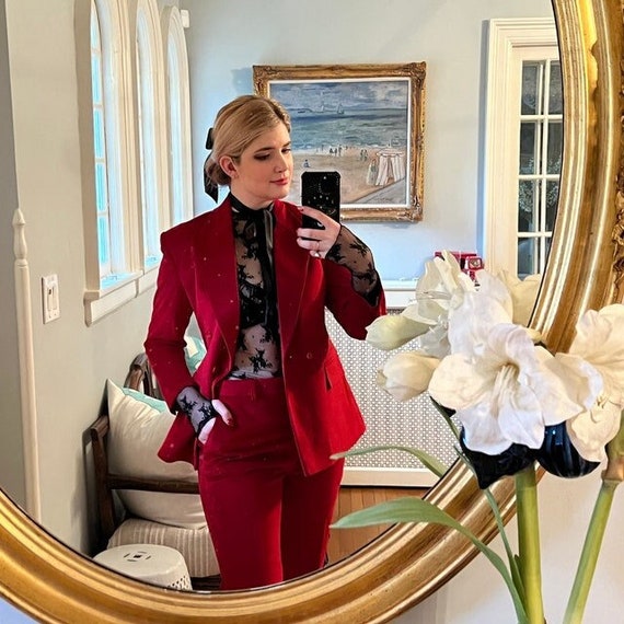 Red velvet suit best sale ladies