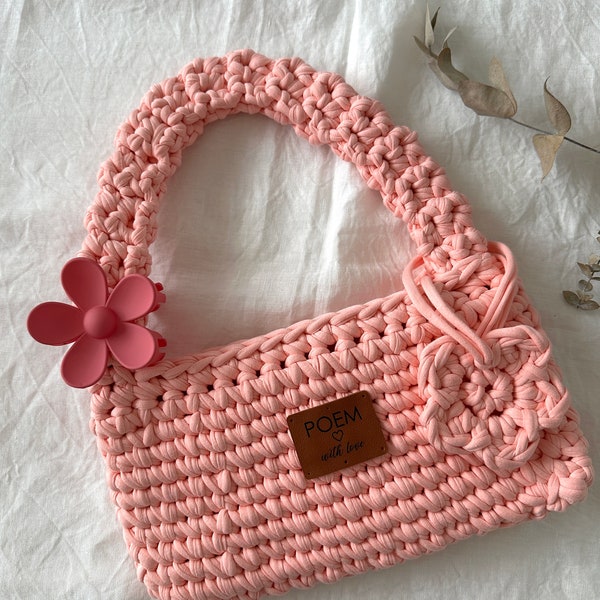 Sac trapilho fabriqué au crochet/ shoulders bag/ sac fait main/ sac baguette/ sac au crochet/ / Sac trapilho éco-responsable/ fait main