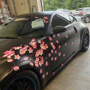 桜のビニールステッカー、桜の車用デカール、かわいいJDM痛車用カラーリング、かわいい花のサイドステッカー、オートレディのための新しいカーアクセサリー