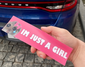 Trauriger weinender Hamster-Meme-Aufkleber – „Im just a girl“ 9" – lustiger Autoaufkleber als Geschenk für Mädchen