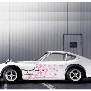 Adesivo per auto Sakura con disegno di fiori di ciliegio, grafica anime JDM per veicoli laterali o paraurti, regalo perfetto per San Valentino.