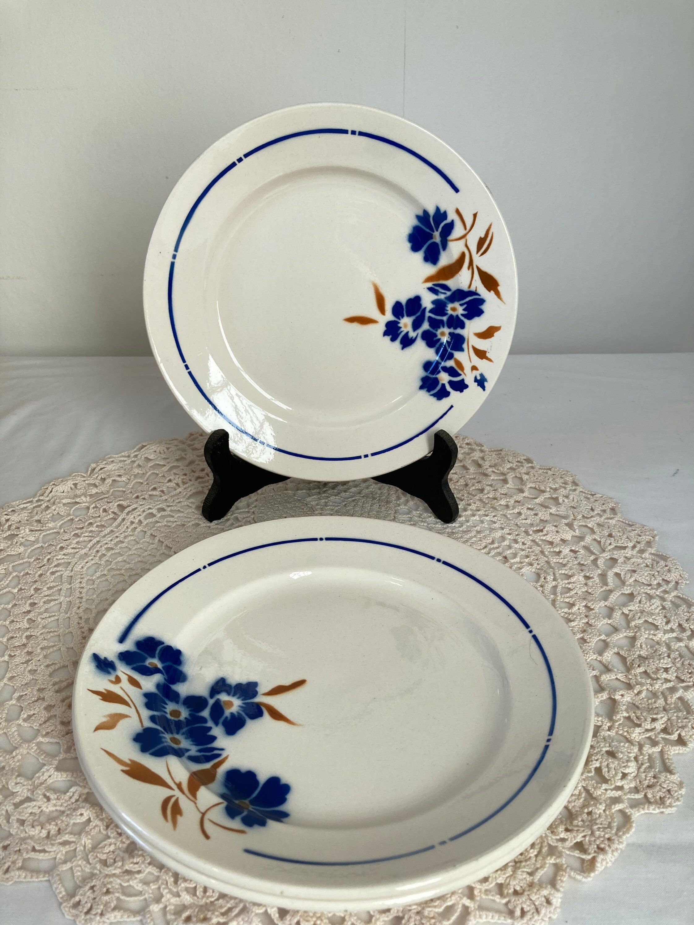 Bel Ensemble de Trois Badonviller Français Assiettes Vintage Blue Flower Brown Leaf Transfer Ware Co