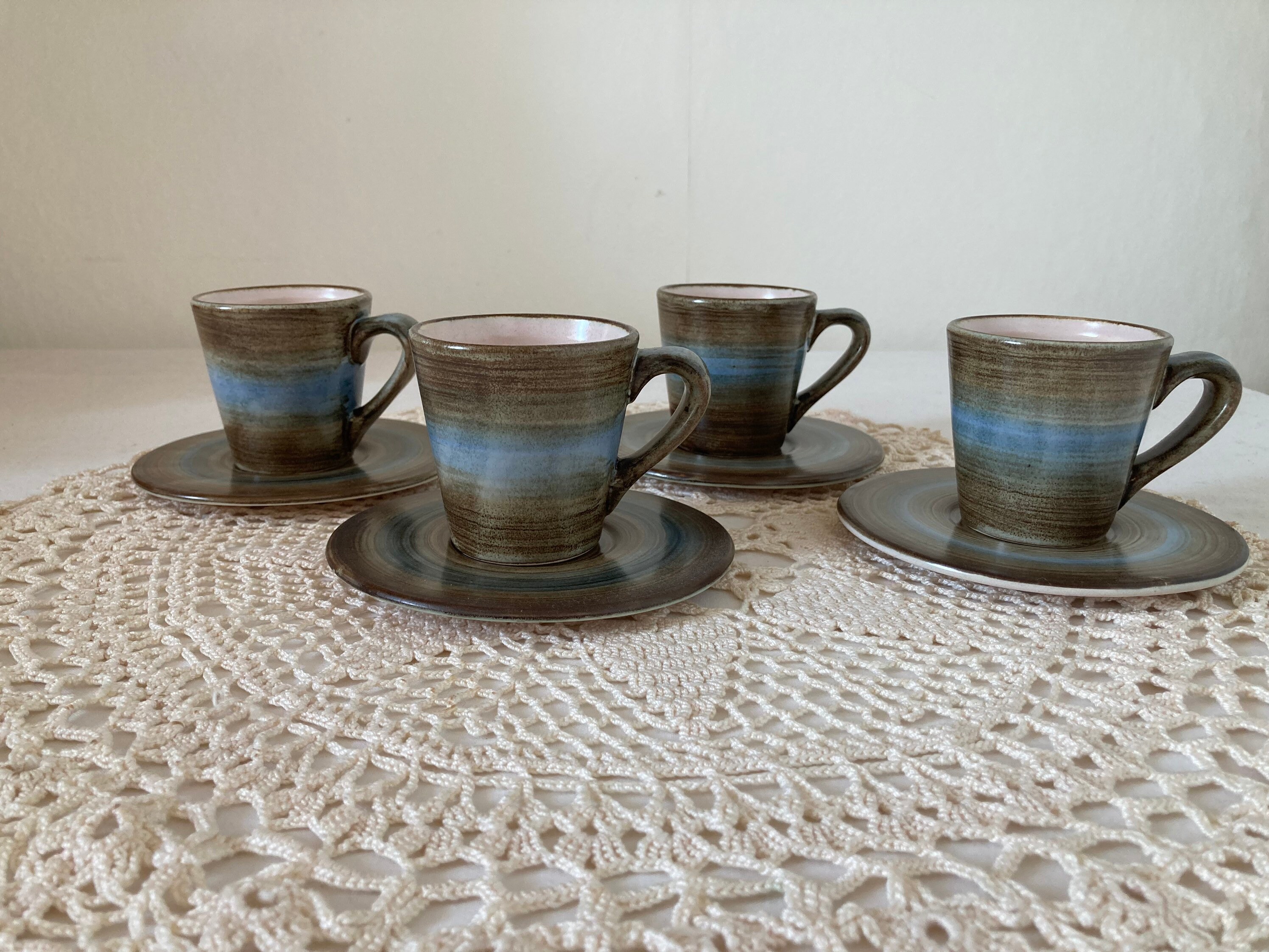 Belle Longchamp Français Vintage Set de 4 Tasses et Soucoupes Marron Bleu Peint à La Main Swirl Desi