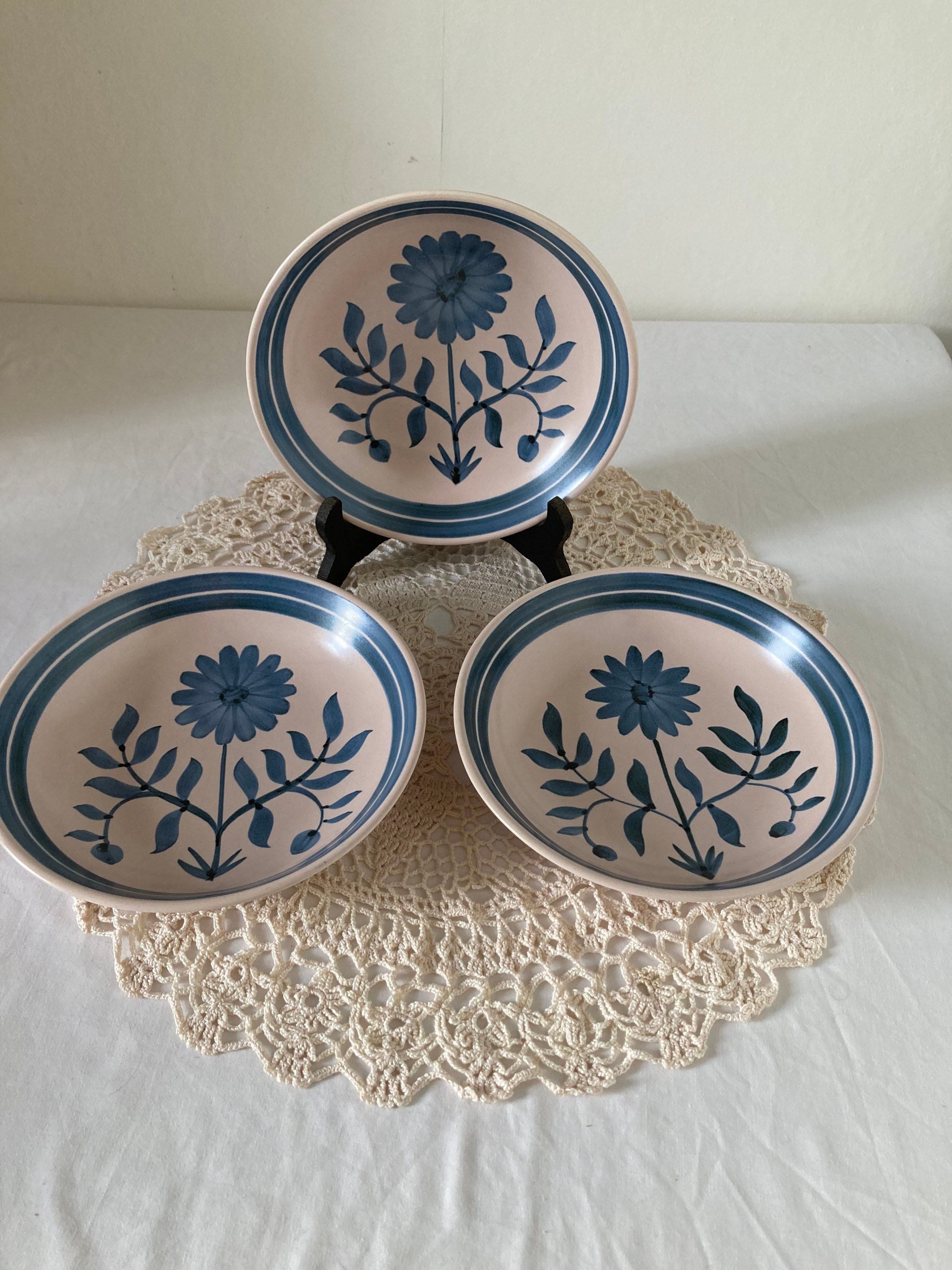 Ensemble de 3 Longchamp Français Vintage Dinner Bowls Deep Plates Gâteau Peint à La Main Bleu Motif 