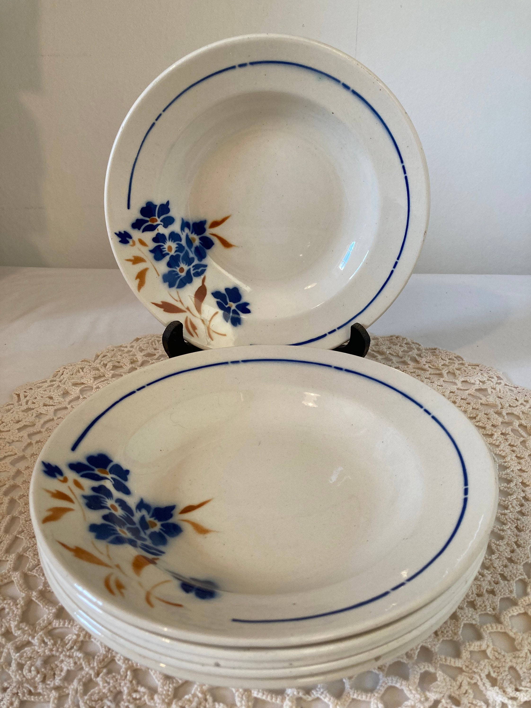 Bel Ensemble de Six Badonviller Français Vintage Deep Plates Hollow Bowls Blue Flower Brown Leaf Tra