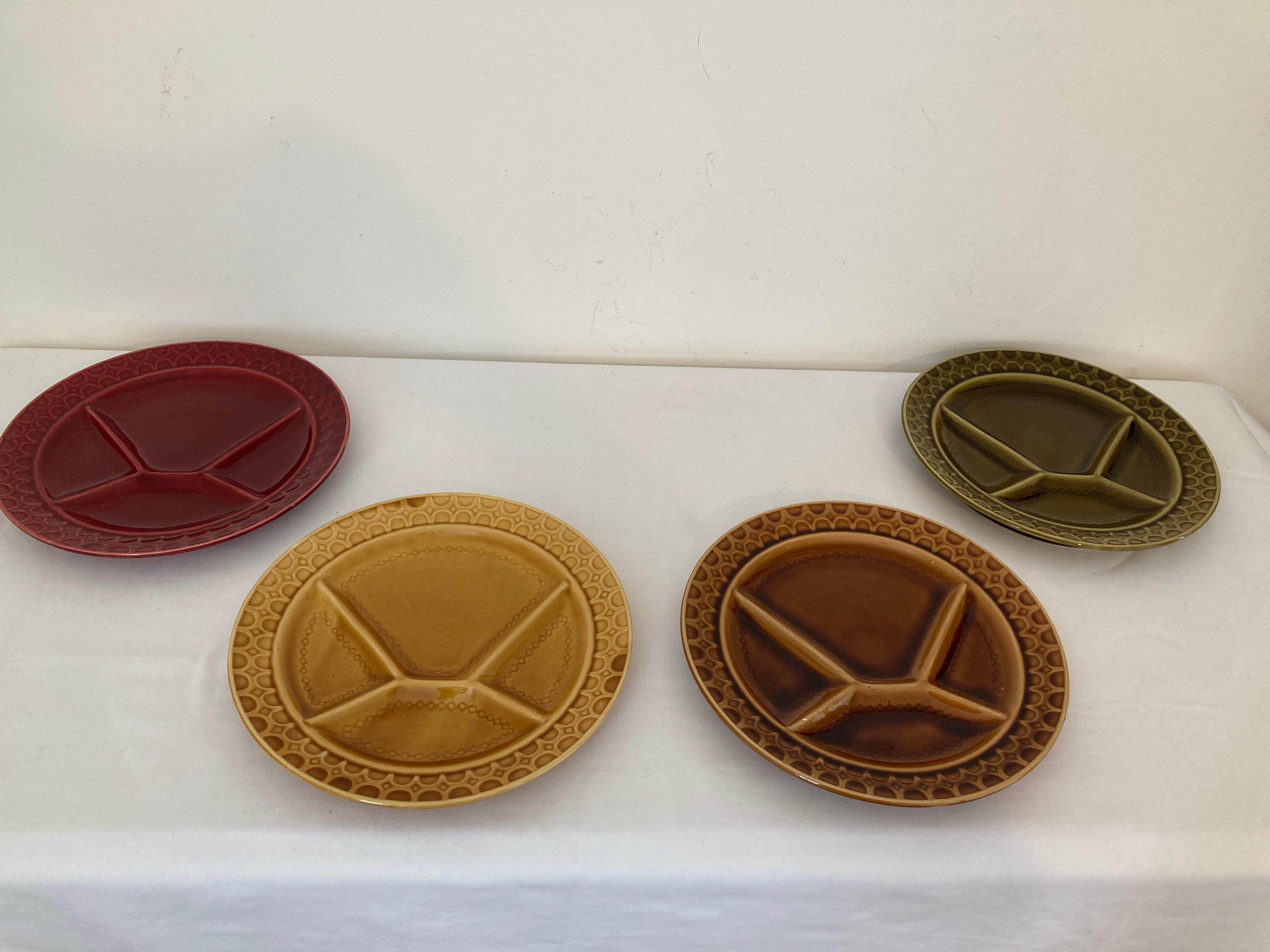 Joli Ensemble de 4 Couleurs Assorties Français Vintage Sarreguemines Fondue Plaques Diviseur 23, 5 c