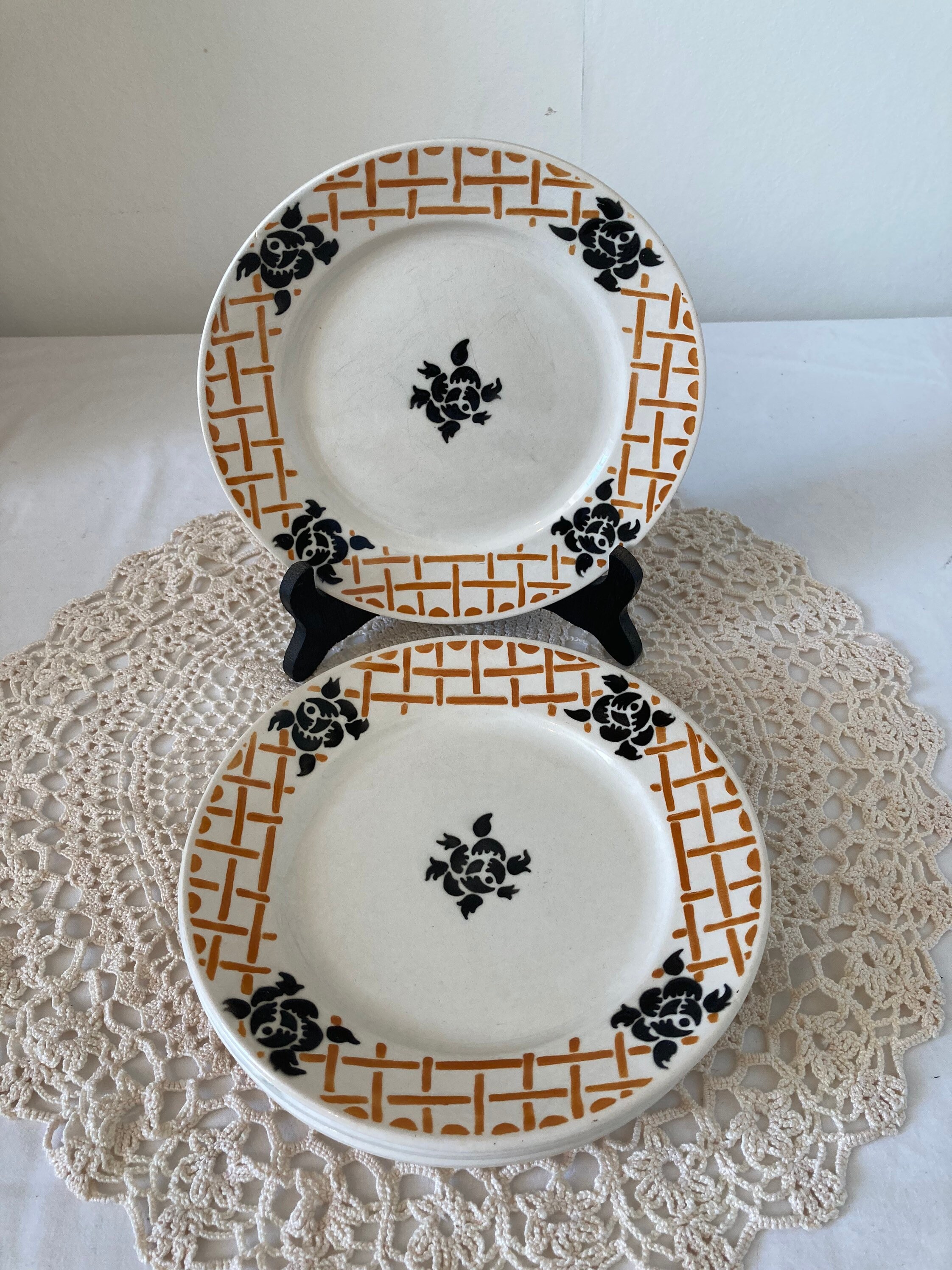 Bel Ensemble de Six Badonviller Français Vintage Antique Side Plates Roscoff Design 1900 Orange Cris