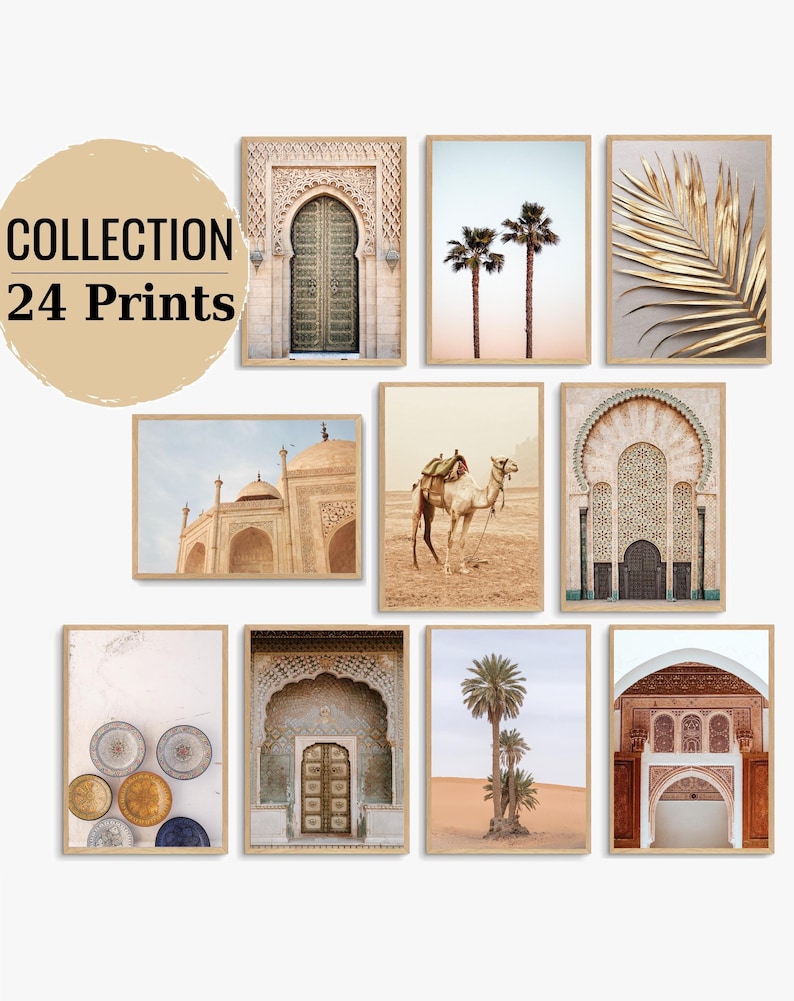 Op de afbeelding: Een collectie van 24 prints met ingelijste wandkunst met woestijn- en architectuurthema's. De afbeeldingen bevatten versierde bogen, palmbomen, een kameel in een zandlandschap, een gouden palmblad en een display van kleurrijke keramische borden.