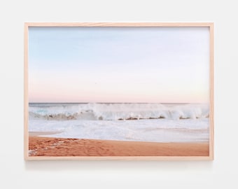 ボヘミアン パステル ビーチ プリント、ニュートラルな海岸の写真、夕焼けの海の波のプリント、印刷可能なウォール アート