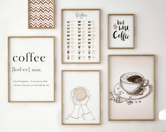 Puede incluir: Un conjunto de seis láminas enmarcadas con temática de café. La colección incluye un patrón de zigzag, una tabla de tipos de café, el texto "but first, coffee", una definición de diccionario de café, un dibujo lineal de manos sosteniendo una taza y un boceto de una taza de café con granos.