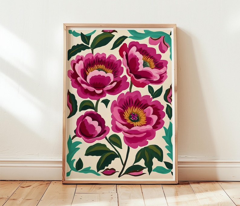 Puede incluir: Una impresi&oacute;n enmarcada con un dise&ntilde;o floral con flores rosas y hojas verdes sobre un fondo crema.