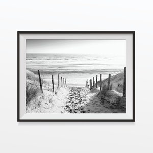 Fotografia de praia em preto e branco, impressão costeira em preto e branco para download, pôster de dunas de areia do mar, arte de parede para impressão