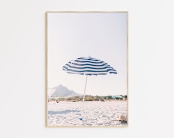 Impressão de guarda-chuva de praia azul, fotografia de verão na Itália, impressão digital na Costa Amalfitana, arte de parede para impressão