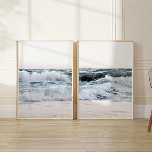 Arte de pared de 2 piezas con olas del océano, juego de 2 impresiones de olas de playa azules, fotografía costera moderna, carteles descargables del océano, arte de pared imprimible