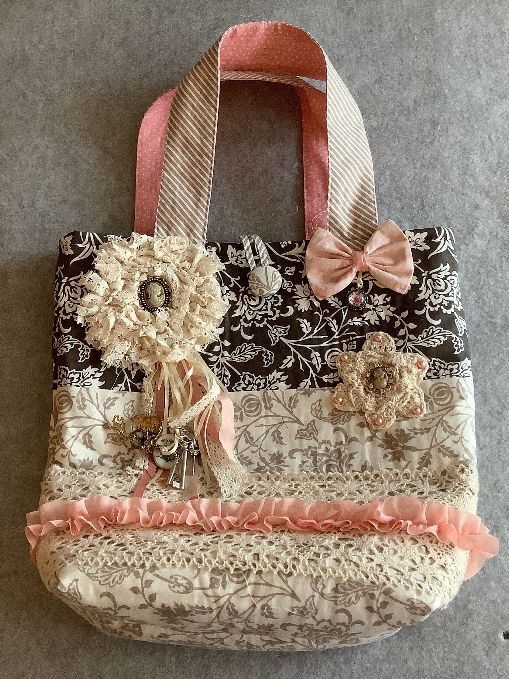 How to make a beautiful long fringe lace purse , boho , hippie bag