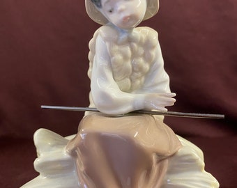 Lladro Shepherd/'s Girl with Dove with Lace Runner