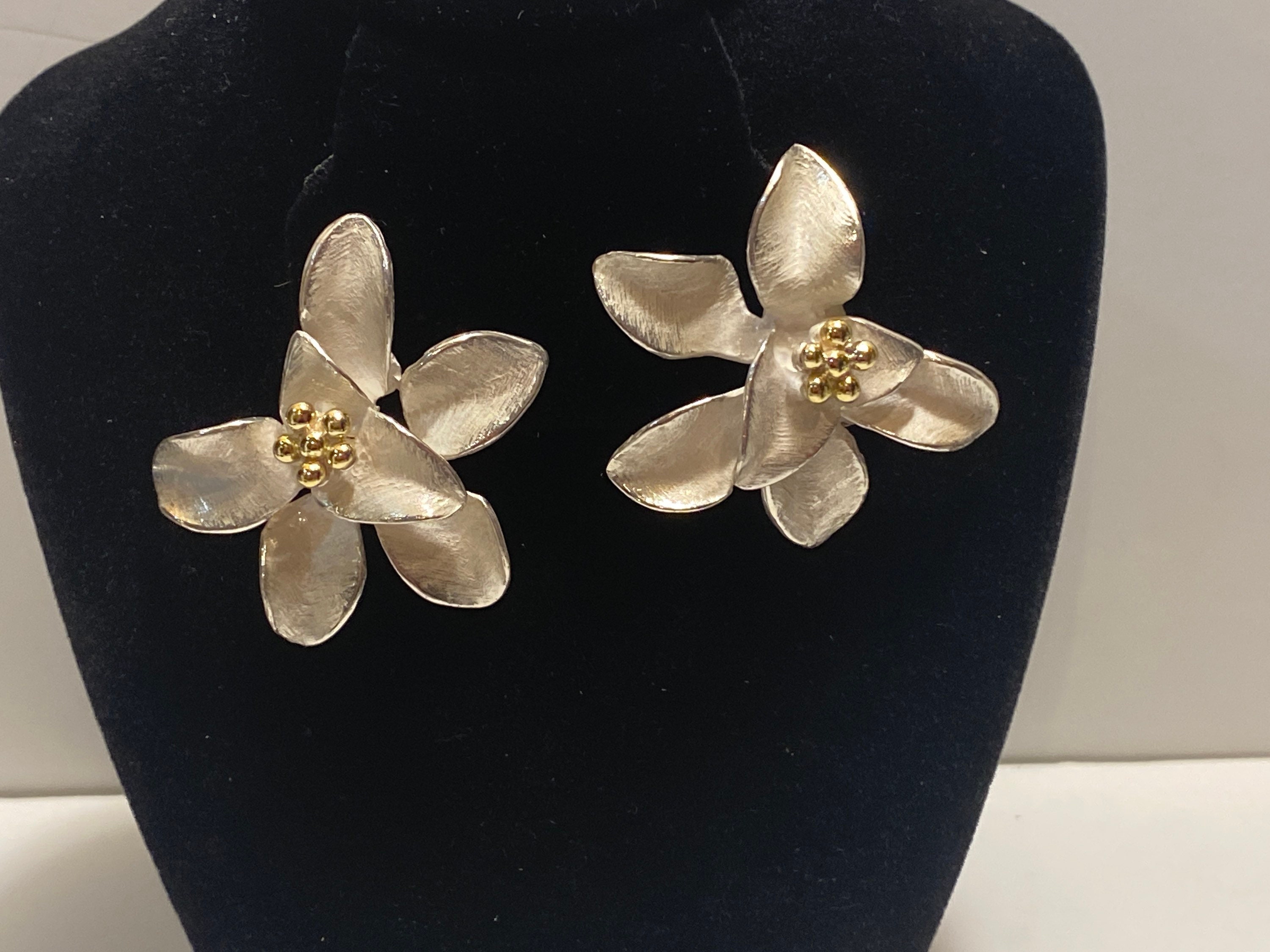 Mini amariella flower stud resin earrings cheap