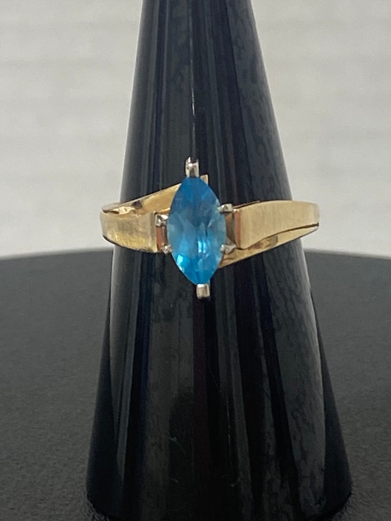 Lovely Tiffany and Co 10K Gold Ring with Blue Top… - image 2