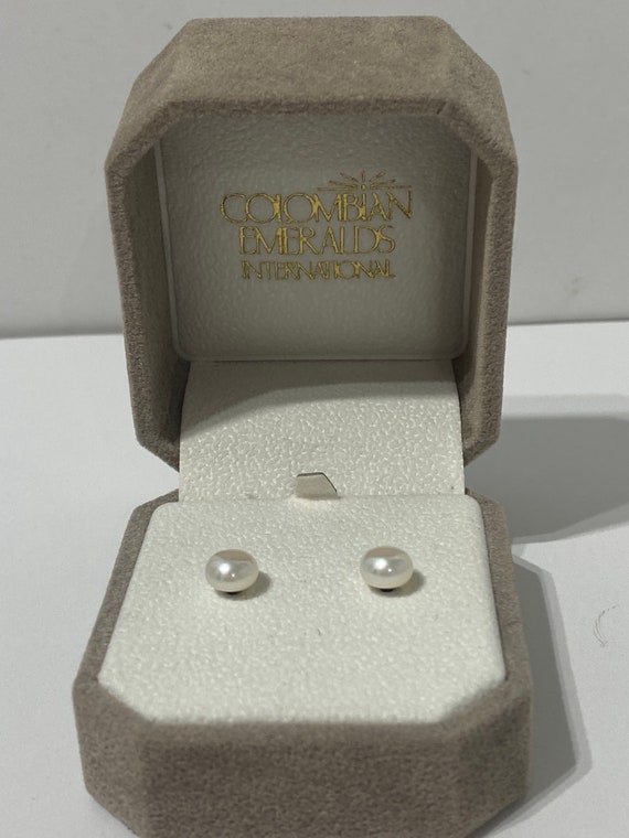 Estate Pearl Stud Earrings: Sterling Silver Posts (6-7mm)