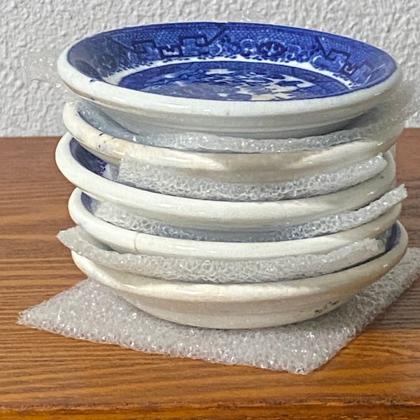 Vintage Lot of 5 Butter Pats, circa 1896 Blue Willow Pattern John Maddock & Sons, Vitrified with Lion On Back, 3" diameter, SEE DESCRIPTION