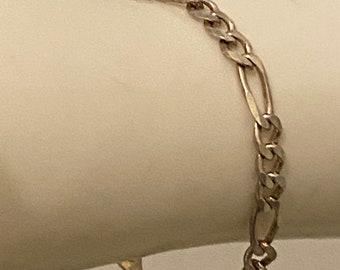 Lovely Estate Sterling Silver Figaro Type Chain Link Bracelet, 5mm wide, 5.7g, 7&quot; long, Lobster Clasp Closure, FREE SHIPPING
