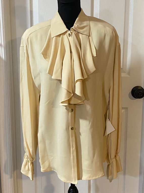 Vintage Baldanza Ladies M, size 8, Silk Button Up 
