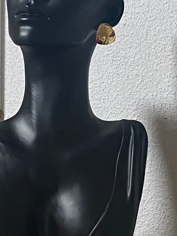 Estate Gold Tone Etched Triangular Earrings - image 3