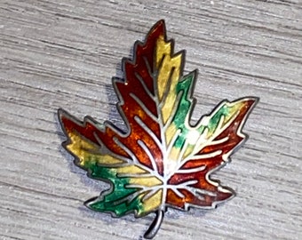 Broche vintage de hoja de arce esmaltado de plata de ley BMCO: rojo, verde y amarillo