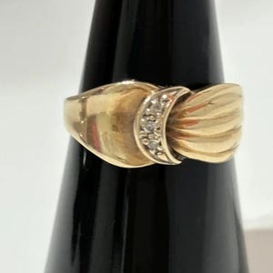 10K Yellow Gold Modernist Diamond Ring Band, Size 7.5-8
