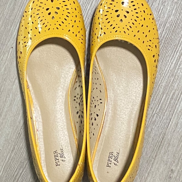 Estate Piper & Blue Mustard Yellow Flats with Holes Throughout, Size 10, Excellent Used Condition, Beautiful Flat Shoes