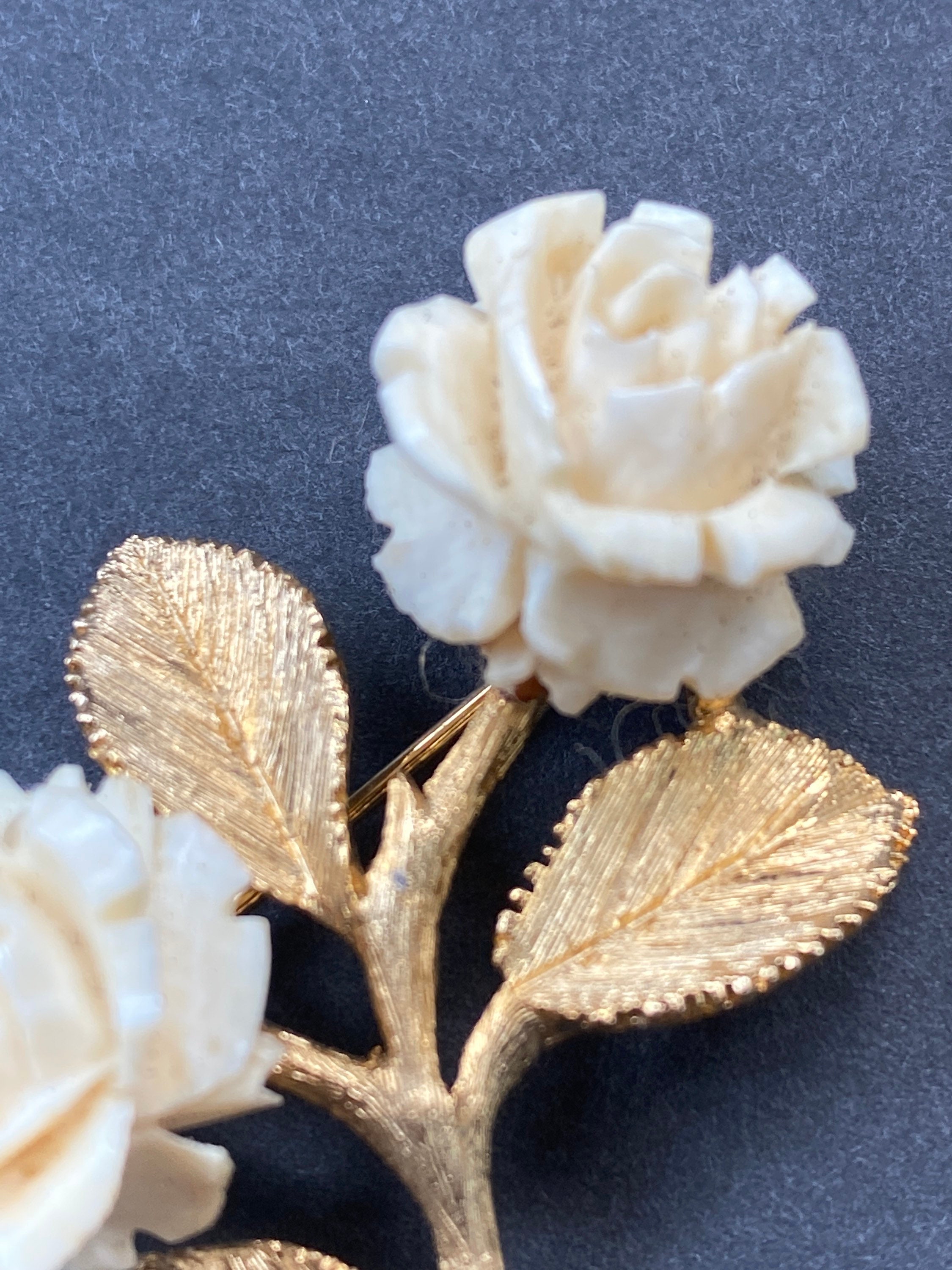 Vintage 1940s rose bud motif brooch | eBay