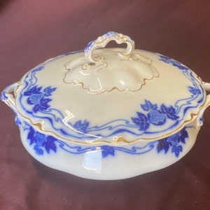 Vintage The Hofburg W.H. Grindley England Round Covered Vegetable Dish, Serving Bowl, Flow Blue and White Gold Trim image 5