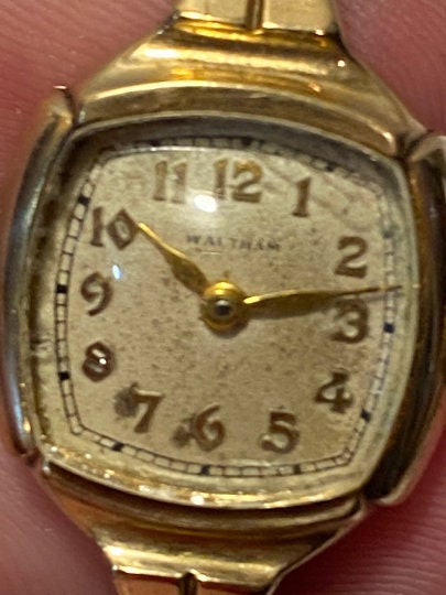 Vintage Waltham 10K Gold Filled Ladies Watch - Apex Stretch  display picture 2