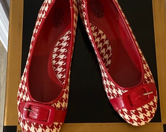 Vintage Fuel Women's sz 10 Flat Cherry Red and white checkered shoes, with Buckle, Adorable and Vintage